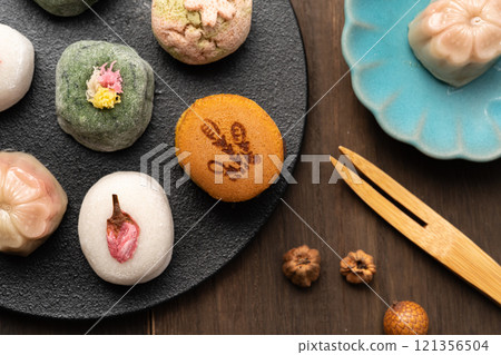 多彩的日本糖果 121356504