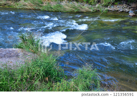 Early autumn scenery of the Usune River, a tributary of the Tone River, Numata City, Gunma Prefecture Early autumn scenery of the Usune River, a tributary of the Tone River, Numata City, Gunma Prefecture 121356591