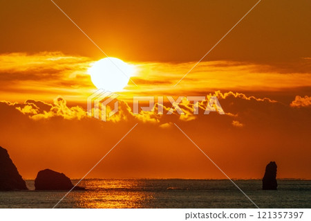 Sunrise seen in Kushiro 121357397