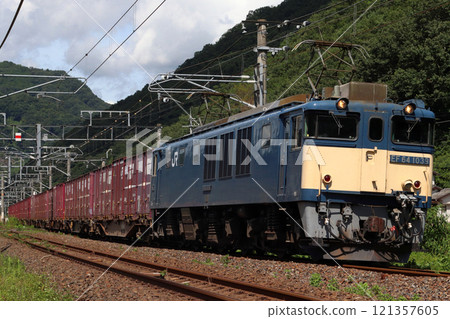 An EF64 freight train on the Hakubi Line 121357605