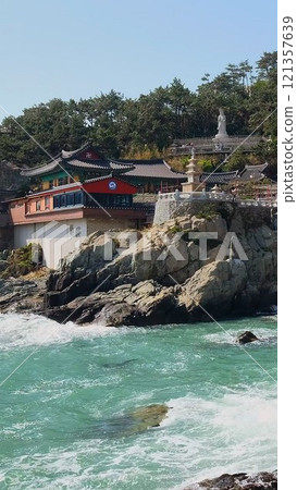Haedong Yonggungsa Temple in Busan, South Korea Haedong Yonggungsa Temple in Busan, South Korea 121357639