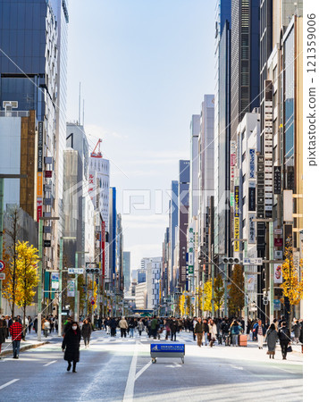 Holiday Ginza Pedestrian paradise * partly soft focus Holiday Ginza Pedestrian paradise * partly soft focus 121359006