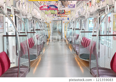 [M] 大阪地鐵禦堂筋線30000系列車（車內） 121359083