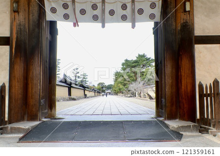 East Gate of Horyu-ji Temple (Ikaruga Town, Nara Prefecture) East Gate of Horyu-ji Temple (Ikaruga Town, Nara Prefecture) 121359161