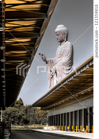 倉庫和牛久大佛 121359918