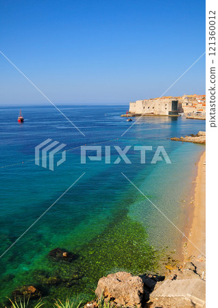 Beautiful beach on the Adriatic Sea in Dubrovnik 121360012