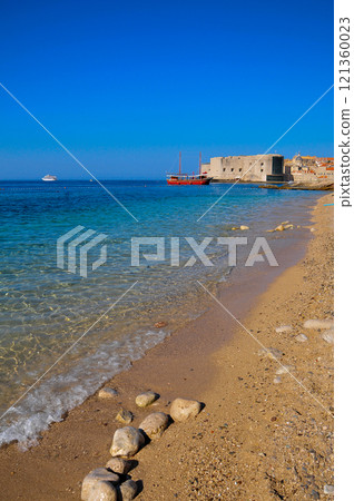 Beautiful beach on the Adriatic Sea in Dubrovnik 121360023