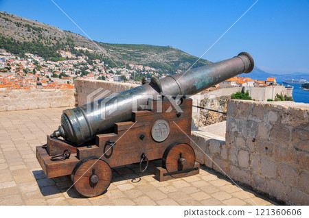 Beautiful view of Lovrijenac Fortress in Dubrovnik 121360606