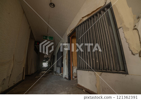 Abandoned inn on the seashore 121362391