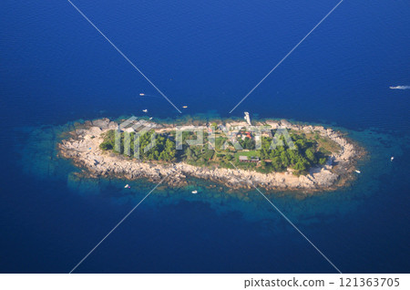 Beautiful scenery around Dubrovnik, Croatia seen from an airplane 121363705