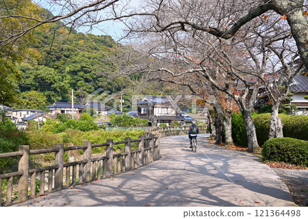 松陰神社旁的步道與自行車道[山口縣萩市] 121364498