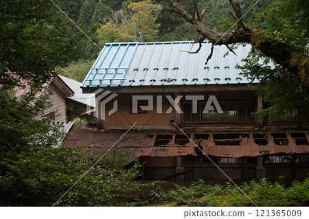 This photo was taken at the former Kyoto Municipal Ohara Elementary School Momoi Branch School, which is now closed. This photo was taken at the former Kyoto Municipal Ohara Elementary School Momoi Branch School, which is now closed. 121365009