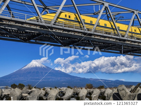 Doctor Yellow crossing the Fuji River Bridge with Mount Fuji in the background Doctor Yellow crossing the Fuji River Bridge with Mount Fuji in the background 121365327