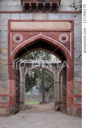 Arab ki sarai gateway, Humayun's Tomb complex, Delhi, India 121366270