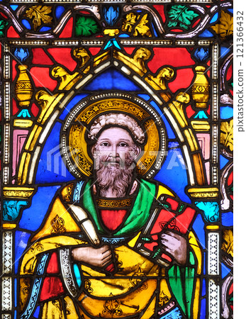 Catholic Saint, stained glass window in the Basilica di Santa Croce (Basilica of the Holy Cross) - famous Franciscan church in Florence, Italy Catholic Saint, stained glass window in the Basilica di Santa Croce (Basilica of the Holy Cross) - famous Franciscan church in Florence, Italy 121366432