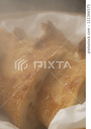 Steaming stale bread in a bamboo steamer Steaming stale bread in a bamboo steamer 121366575