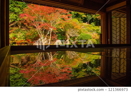 壽福寺的秋葉顛倒 121366973