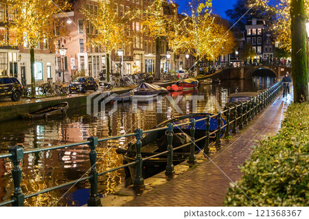 night time in amsterdam night time in amsterdam 121368367