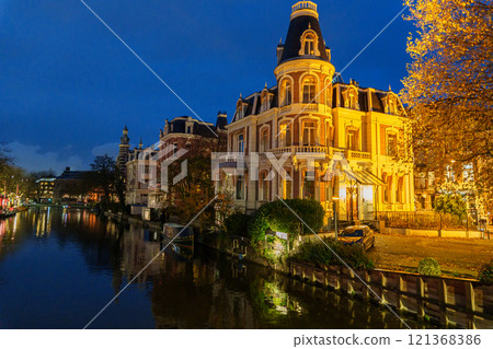 night time in amsterdam night time in amsterdam 121368386