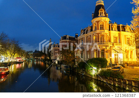 night time in amsterdam night time in amsterdam 121368387
