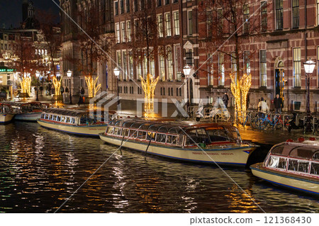 night time in amsterdam night time in amsterdam 121368430
