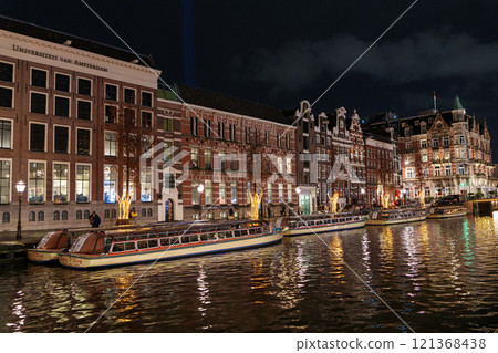 night time in amsterdam 121368438