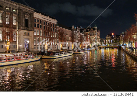 night time in amsterdam 121368441