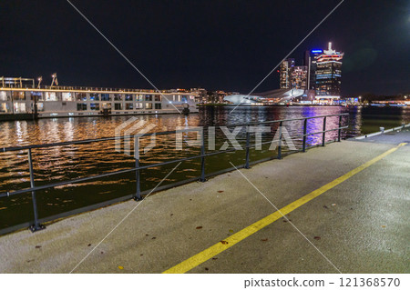 the dutch city of Amsterdam 121368570