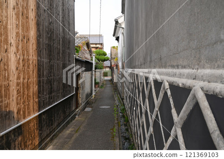 [Hagi City, Yamaguchi Prefecture] Streetscape of Hamasaki District, a traditional buildings preservation district 121369103