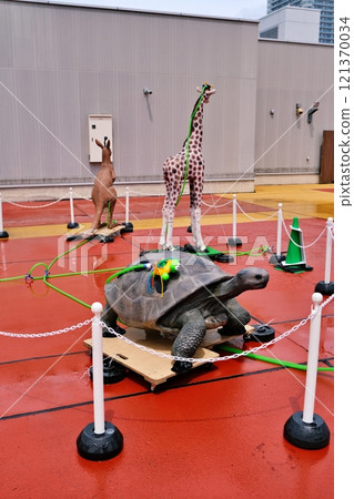 Sky Plaza Stella 9 Animal Fountain Scenery 121370034