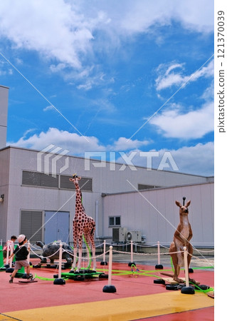 Sky Plaza Stella 9 Animal Fountain Scenery 121370039