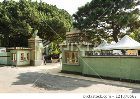 The old gate of Hsinchu Zoo, established in the Japanese colonial, the zoo is the oldest in Taiwan. 121370562