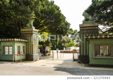 The old gate of Hsinchu Zoo, established in the Japanese colonial, the zoo is the oldest in Taiwan. 121370563