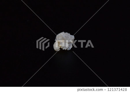 排出輸尿管結石的特寫照片 121371428