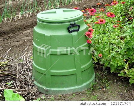 堆肥(食物垃圾堆肥容器) 堆肥(食物垃圾堆肥容器) 121371764