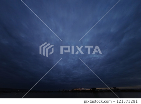 清晨的天空，滿天雲彩/春天/超廣角/天基/240317am 121373281