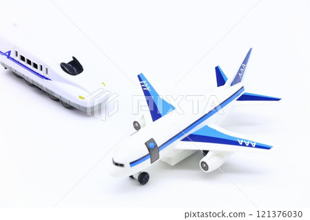 旅行/交通形象（新幹線和飛機） 121376030