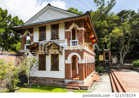 The beautiful view of Lin's Garden in Wufeng (Lai Yuen) in Taichung, Taiwan. It is one of the four famous gardens in Taiwan. The beautiful view of Lin's Garden in Wufeng (Lai Yuen) in Taichung, Taiwan. It is one of the four famous gardens in Taiwan. 121378154