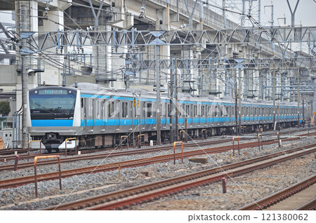 Tohoku Main Line, Oku-Akabane, JR East, E233 series 0, 158 train (Urawa) 121380062