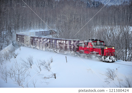 Sekihoku Main Line Oku Shirataki - Kami Shirataki JR Freight DD51-1150 + Koki + DD51-1086 (Washibe) 121380424