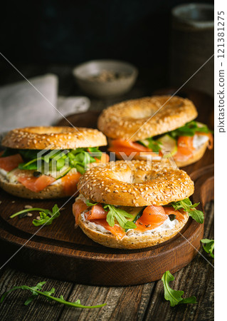 Bagel sandwich with salmon 121381275