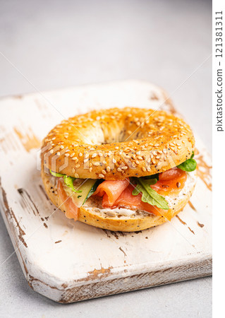 Bagel sandwich with salmon 121381311