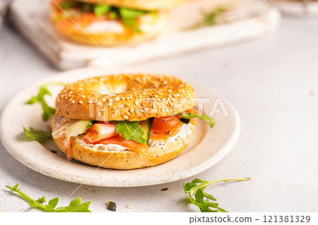 Bagel sandwich with salmon 121381329