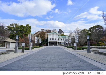 The Tokugawa Art Museum 121383015