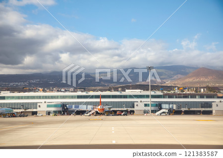Boeing in Tenerife Norte Airport TFN. 121383587
