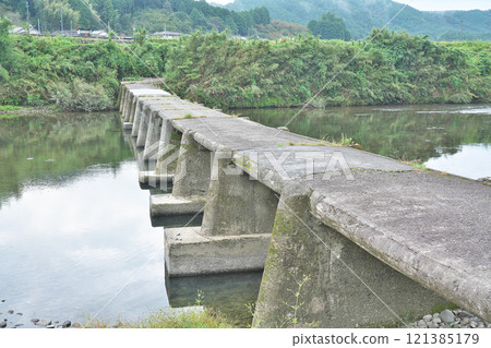 [Wakai Submerged Bridge (Shimanto River)] Shimanto Town, Takaoka District, Kochi Prefecture 121385179