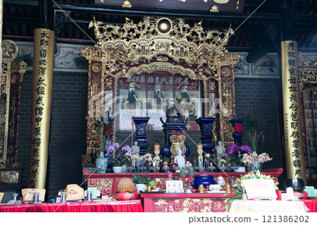 old Taoist chinese buddhist temple 121386202