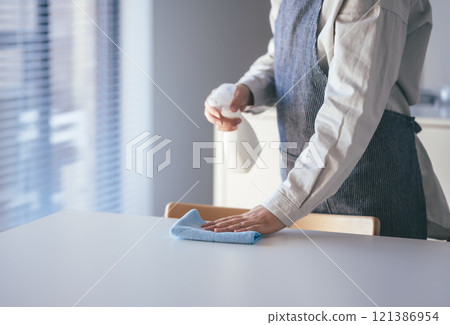 用消毒噴霧清潔 121386954