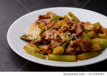Pork and celery stir-fried with doubanjiang 121388967