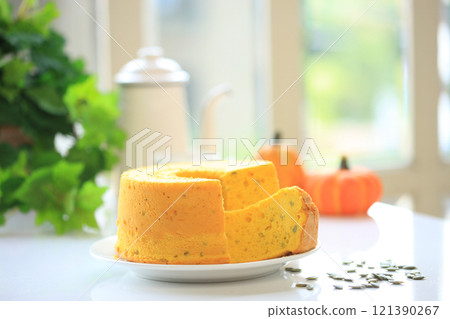 Pumpkin chiffon cake 121390267